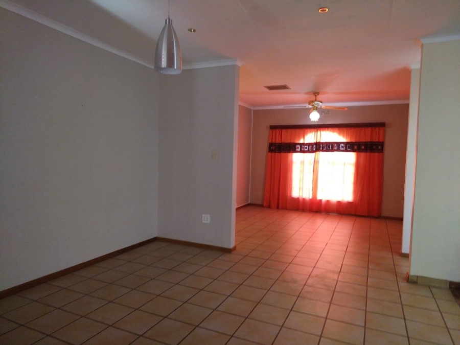 4 Bedroom Property for Sale in Flora Park Northern Cape